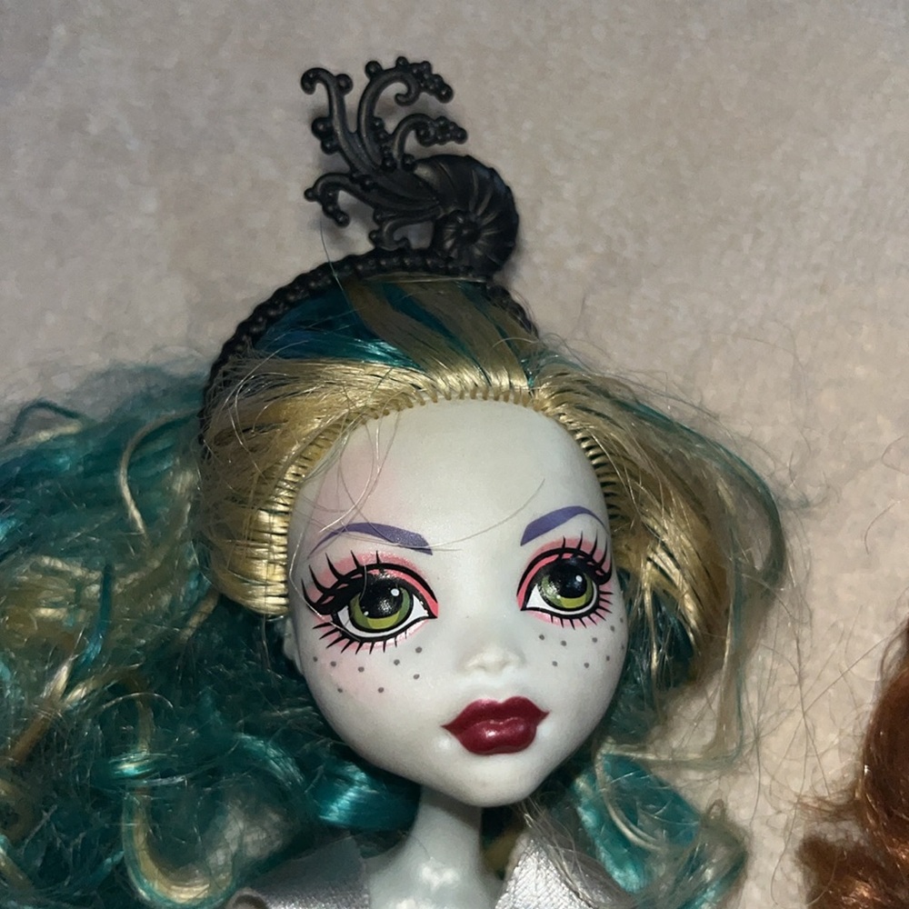 Original Lagoona Blue & Clawdeen Wolf - Picture 5 of 9